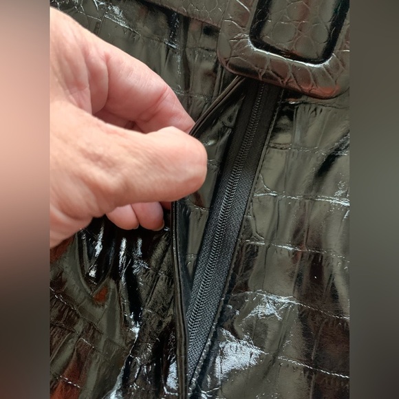 Princess Polly faux croc black shorts w/belt size 2 - Picture 5 of 10